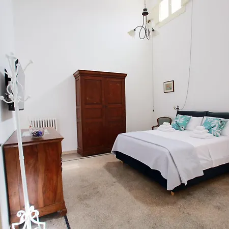 Palazzo Sambiasi Bed & Breakfast