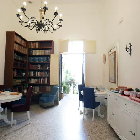 Palazzo Sambiasi Bed & Breakfast