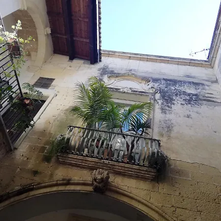 Palazzo Sambiasi レッチェ