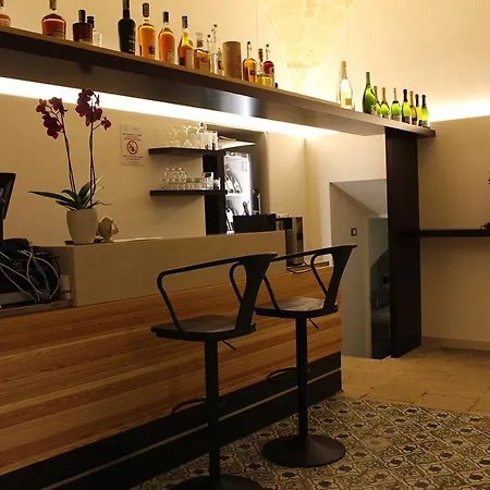 לינה וארוחת בוקר Palazzo Sambiasi 4*