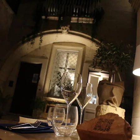 לינה וארוחת בוקר Palazzo Sambiasi 4*