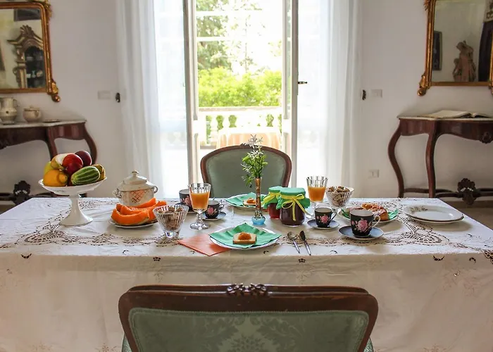 Palazzo Sambiasi فندق مبيت وإفطار